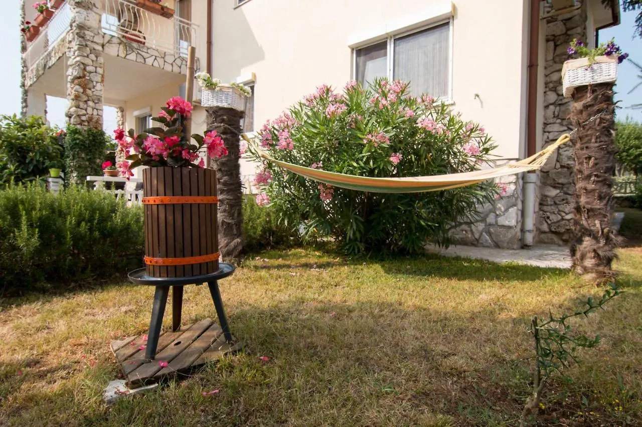 Villa Palma Fazana 0*,  Croatia